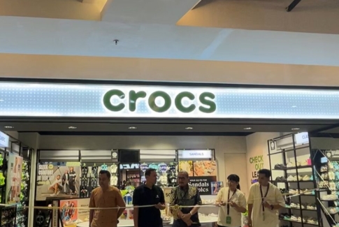 Crocs Kini Hadir di Duta Mall Banjarmasin, Ada Promo Diskon!